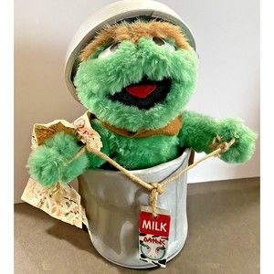 Oscar The Grouch plush Mechanical 1999 Telco Sesame Street  Vintage Read